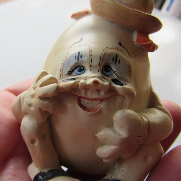 Vintage Signed Humpty Dumpty Figurine - Picture 2 of 6